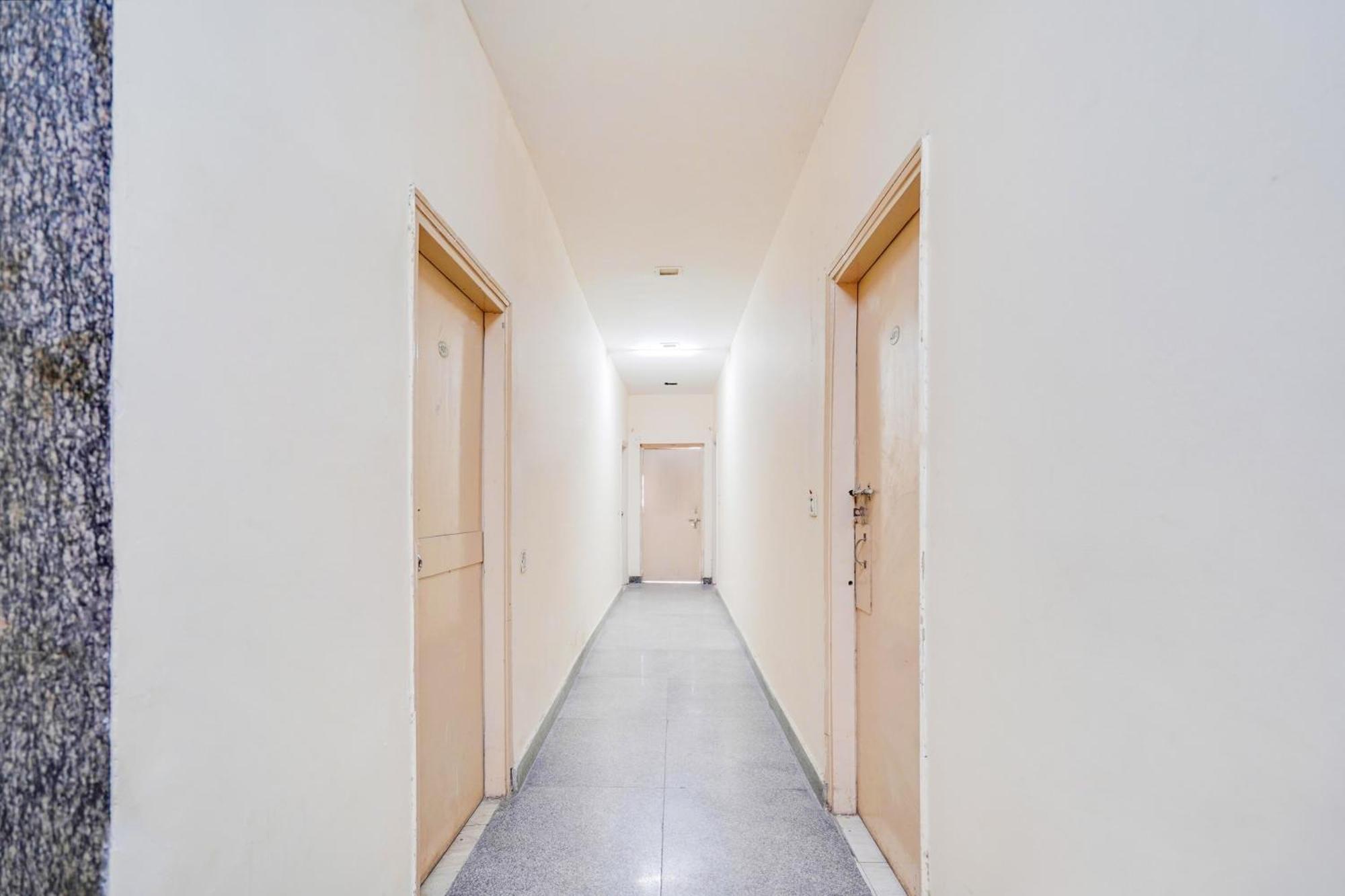 Hotel O Noida Stay Bagian luar foto